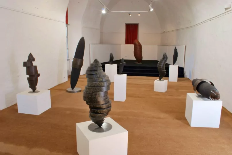 Photographies de l'exposition des sculptures en métal de Félix Valdelièvre, qui s'est tenue au Château Royal de Collioure du 11 Juillet au 8 Septembre 2013